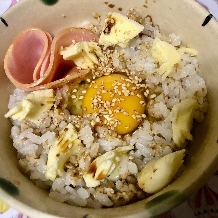 ハムチーズ入りオートミール卵かけご飯